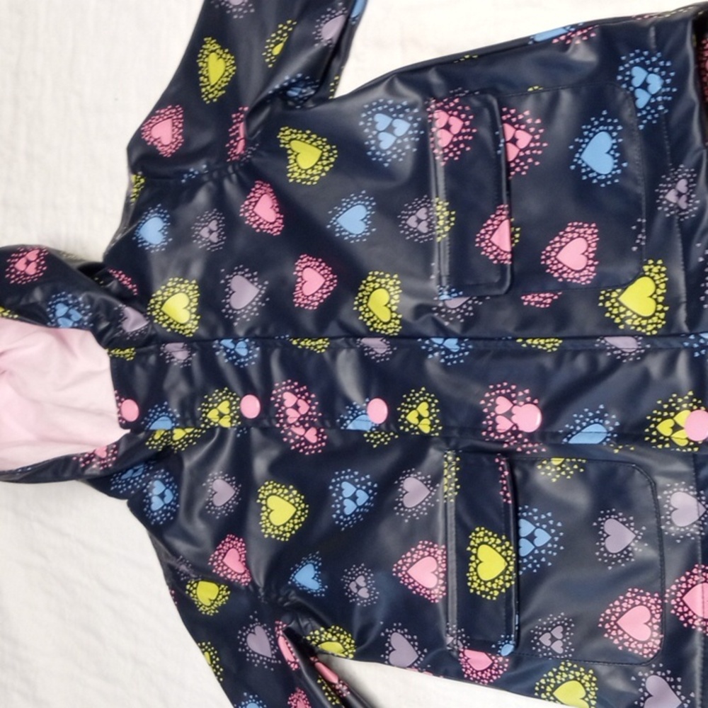 Joe Fresh new girl's lined raincoat. Colored heart design in blue, yellow, grey - Picture 3 of 4